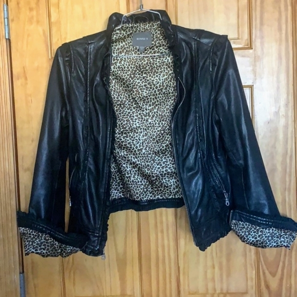 Beautiful like new Kenna T leather jacket. - Picture 3 of 4